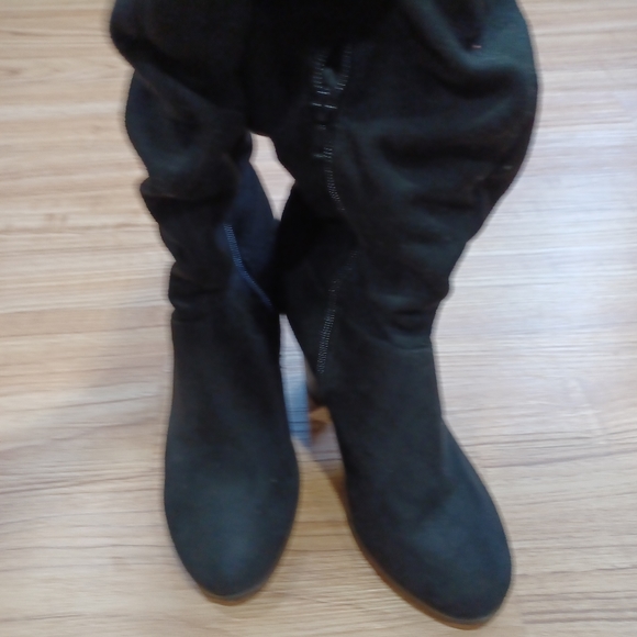CHARLOTTE RUSSE BOOTS FOR WOMAN SIZE 8. SUEDE - Picture 4 of 7